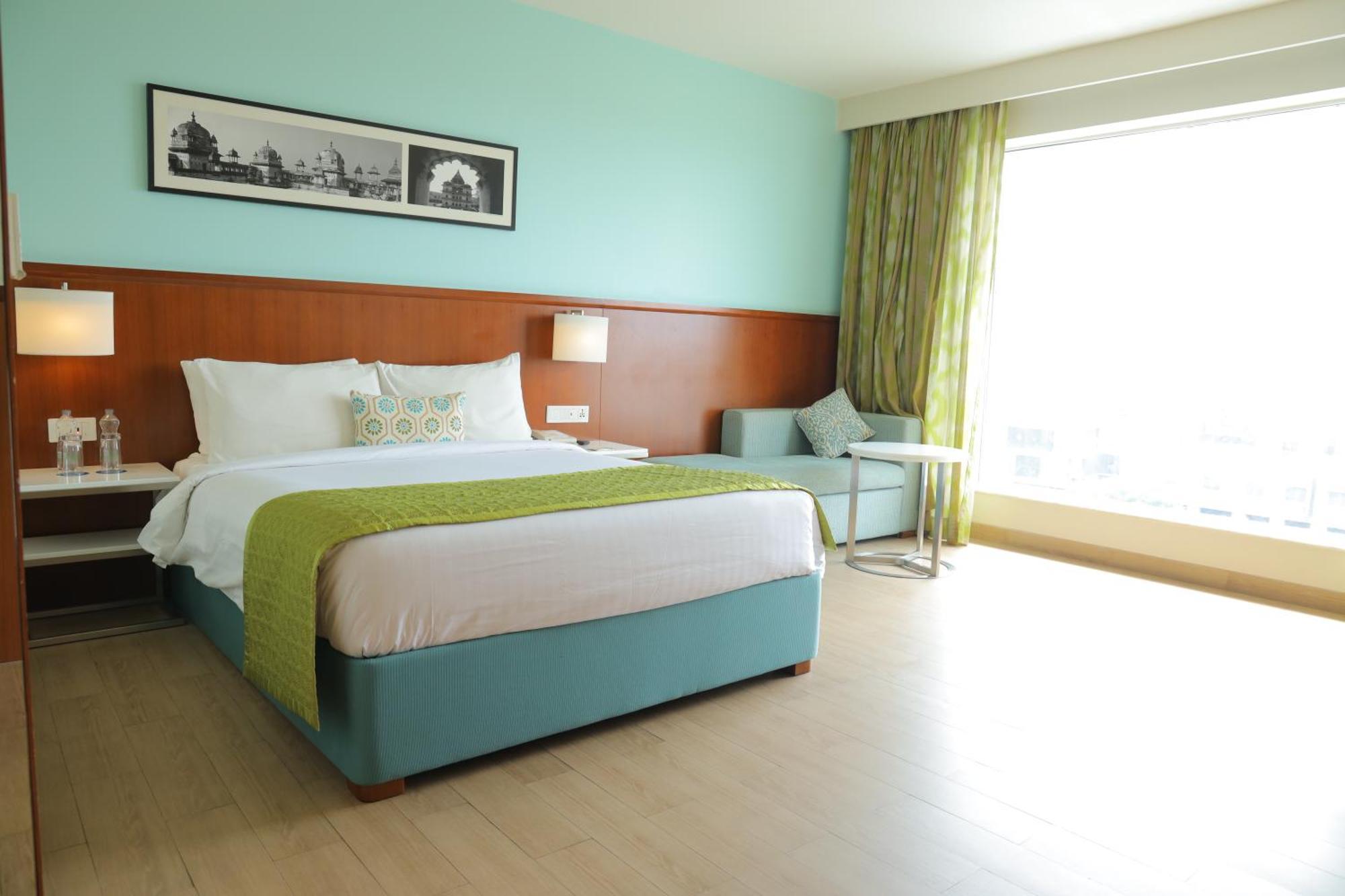 Fairfield By Marriott Indore Bagian luar foto