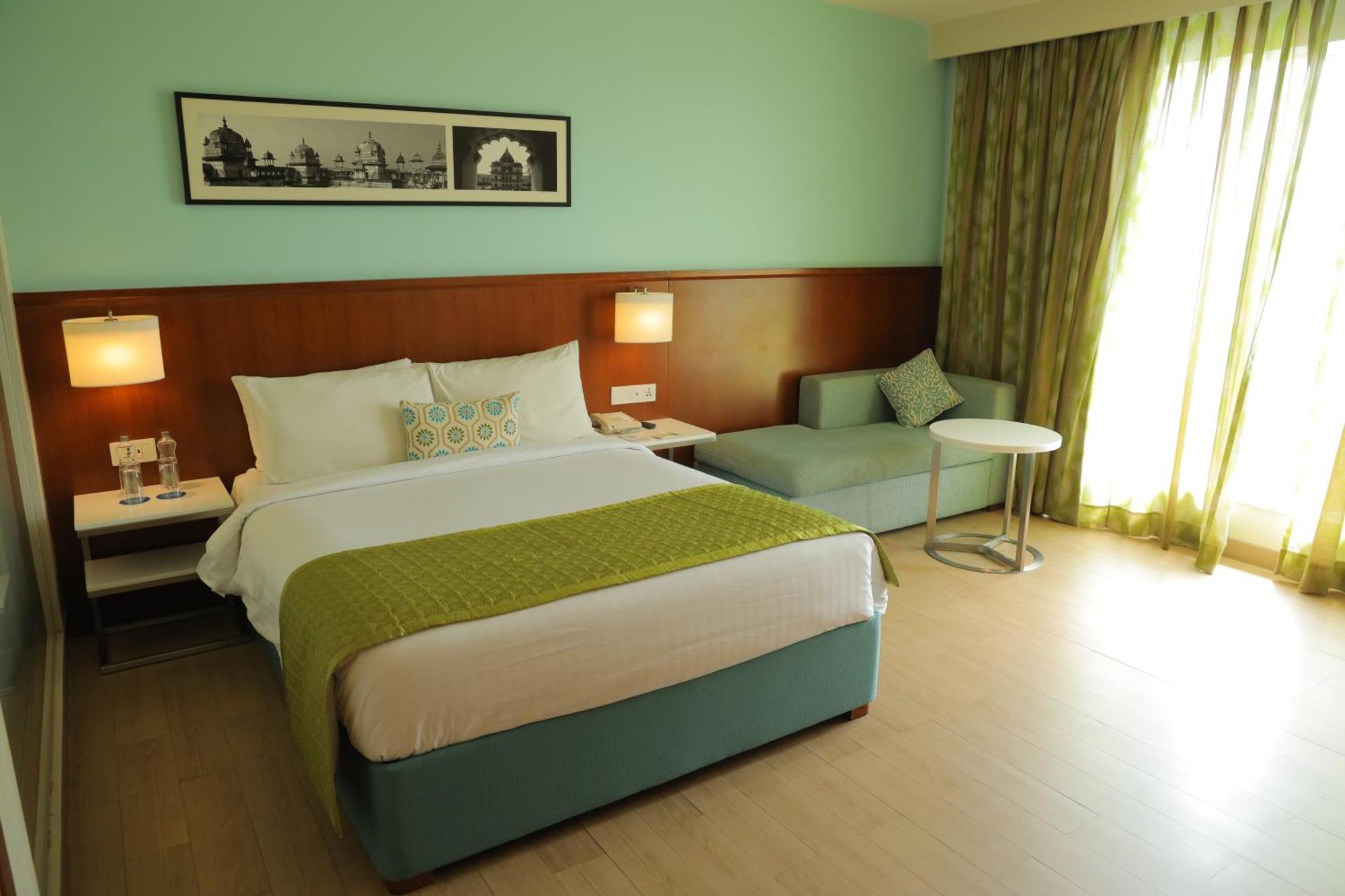 Fairfield By Marriott Indore Bagian luar foto