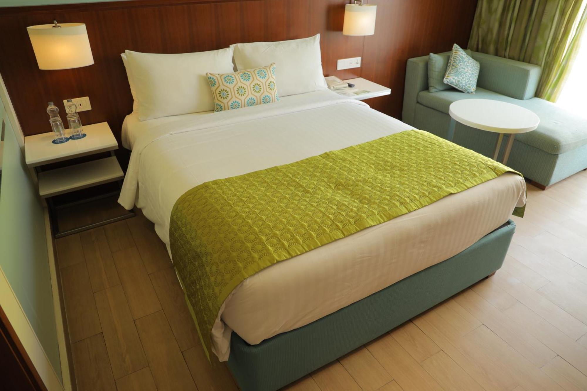 Fairfield By Marriott Indore Bagian luar foto