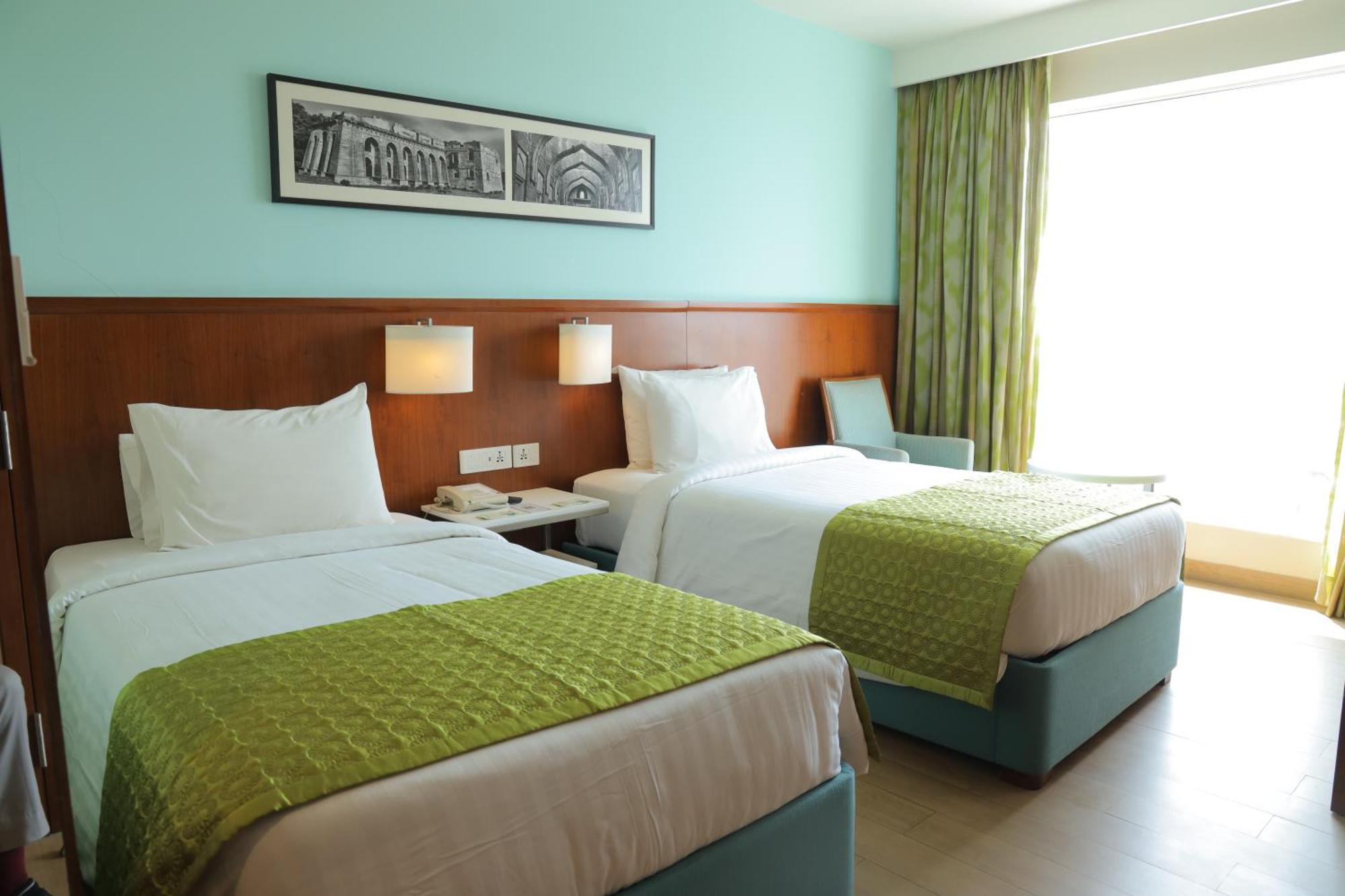 Fairfield By Marriott Indore Bagian luar foto