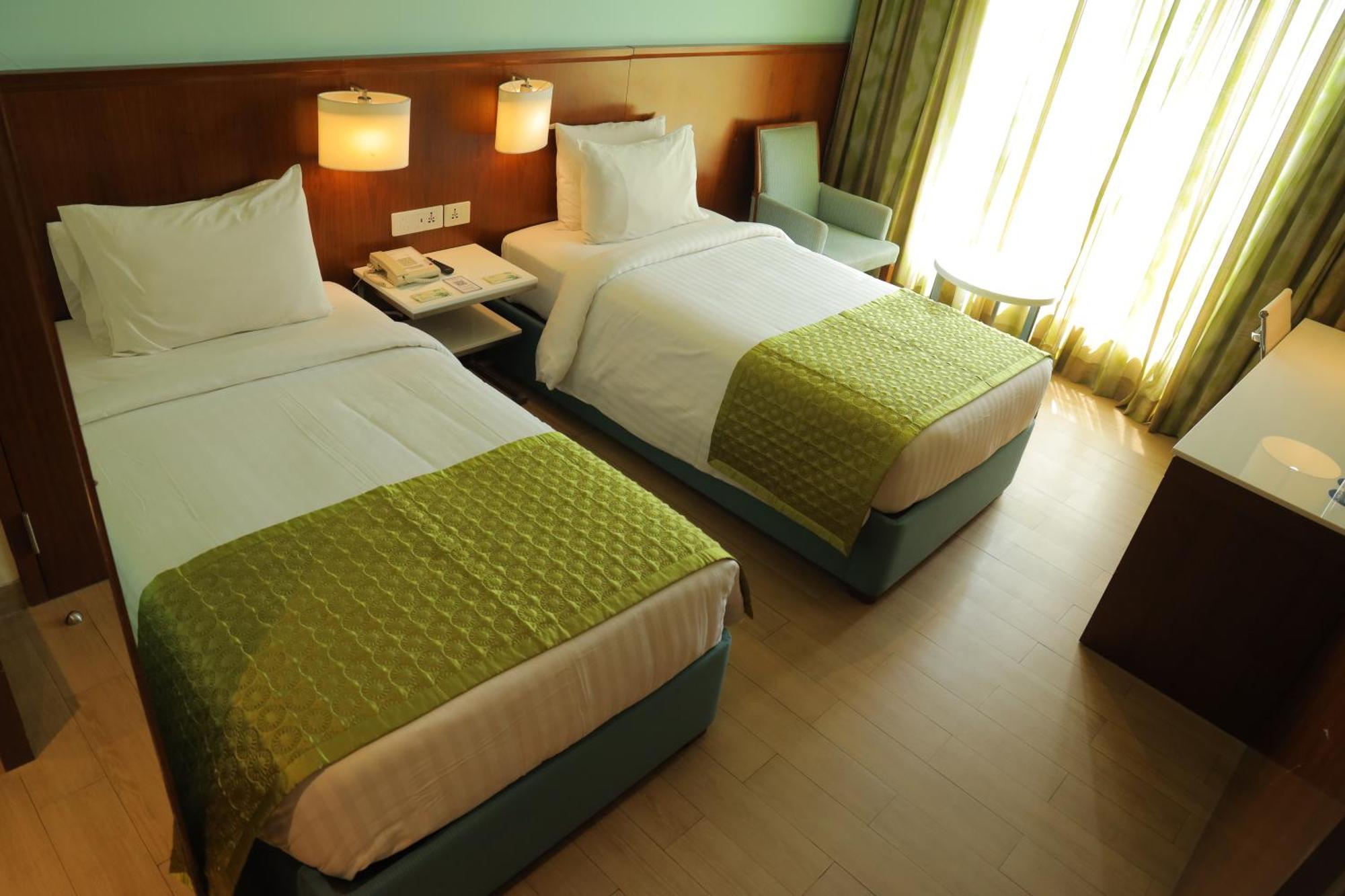 Fairfield By Marriott Indore Bagian luar foto