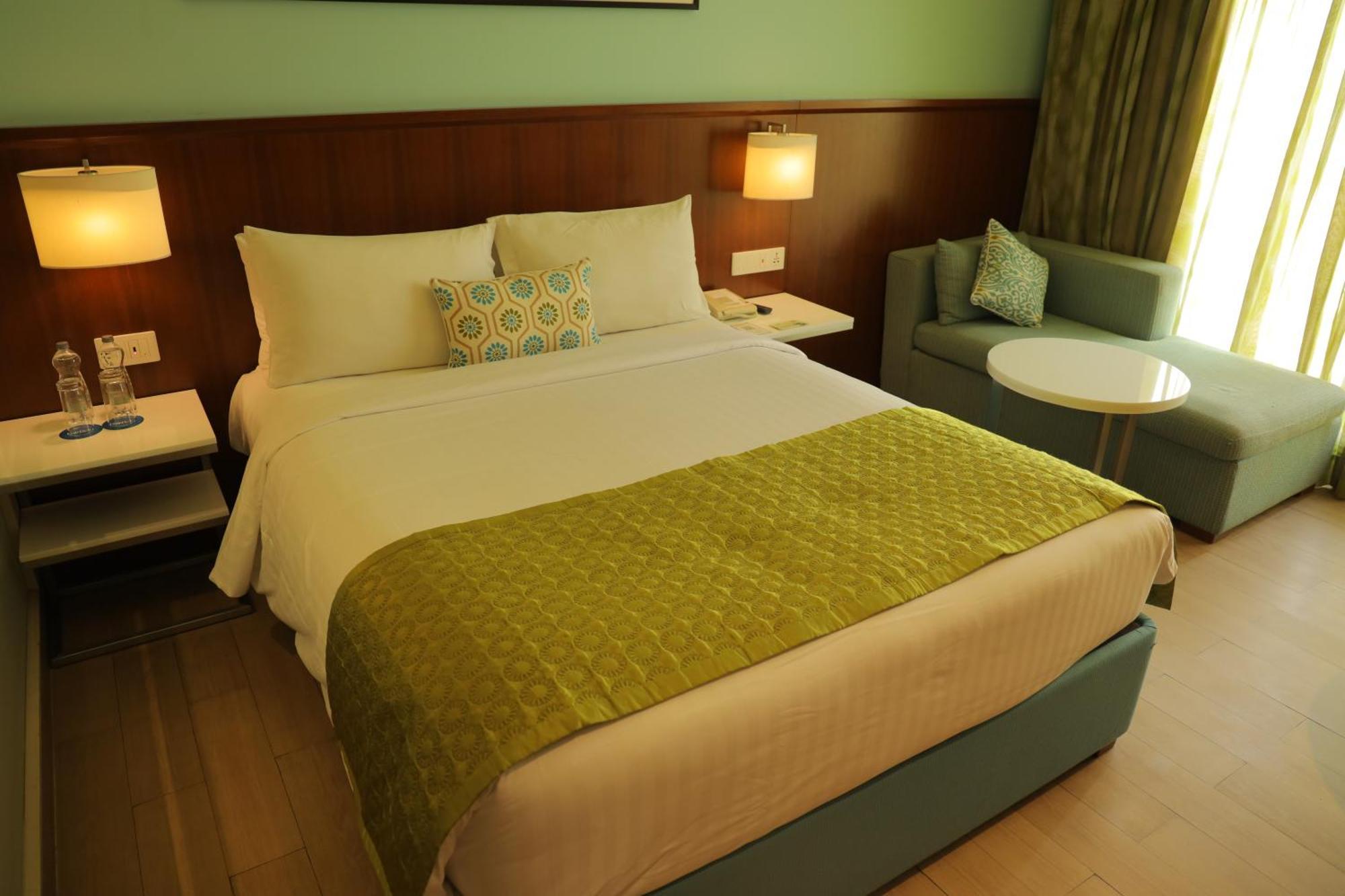 Fairfield By Marriott Indore Bagian luar foto