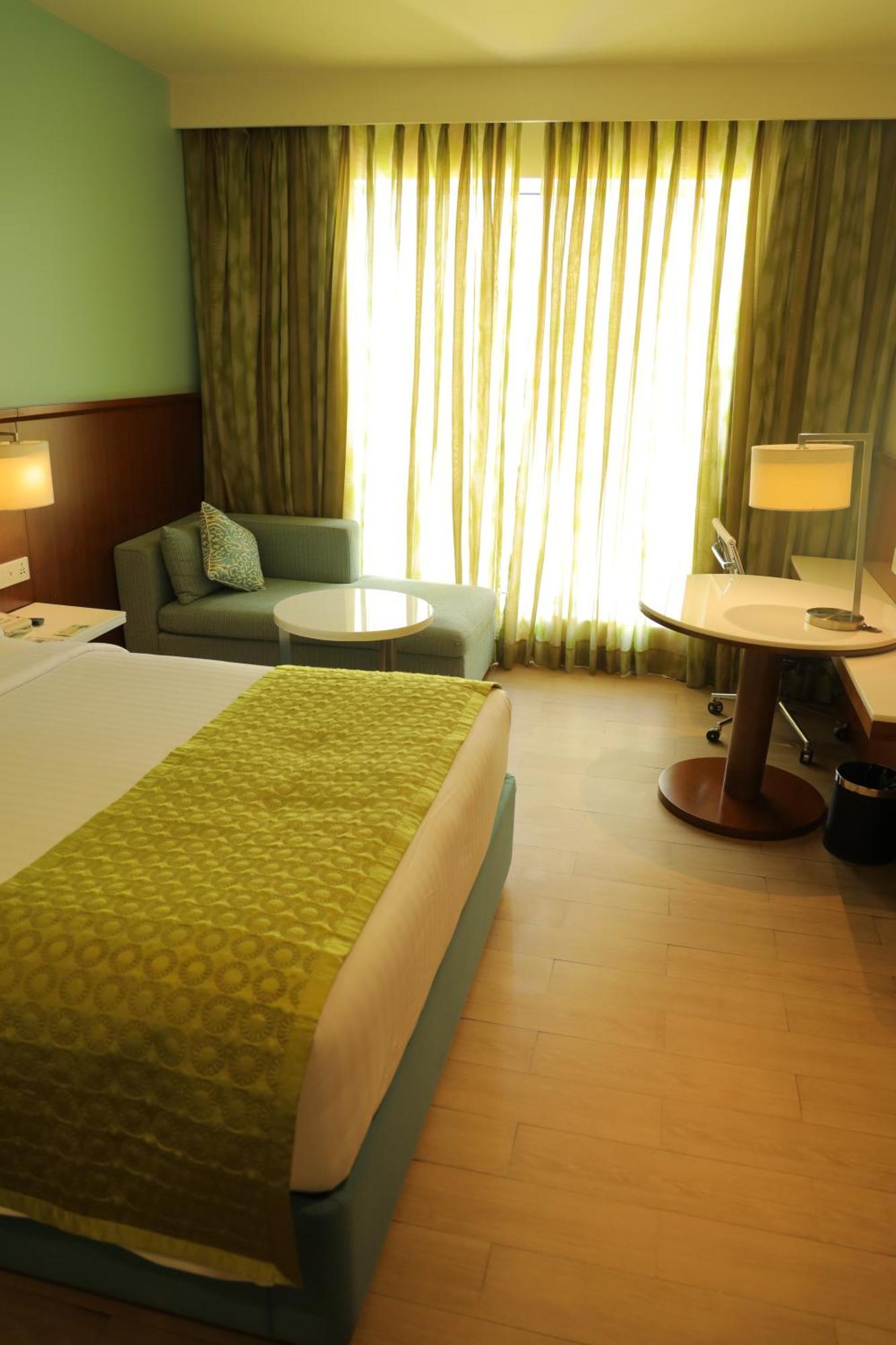 Fairfield By Marriott Indore Bagian luar foto