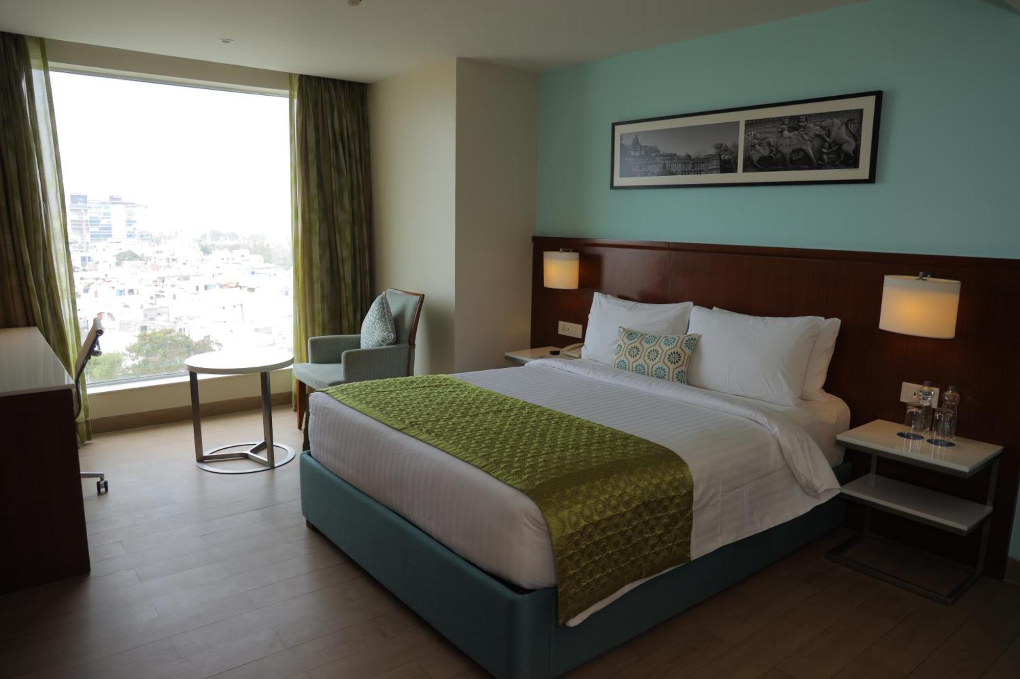 Fairfield By Marriott Indore Bagian luar foto