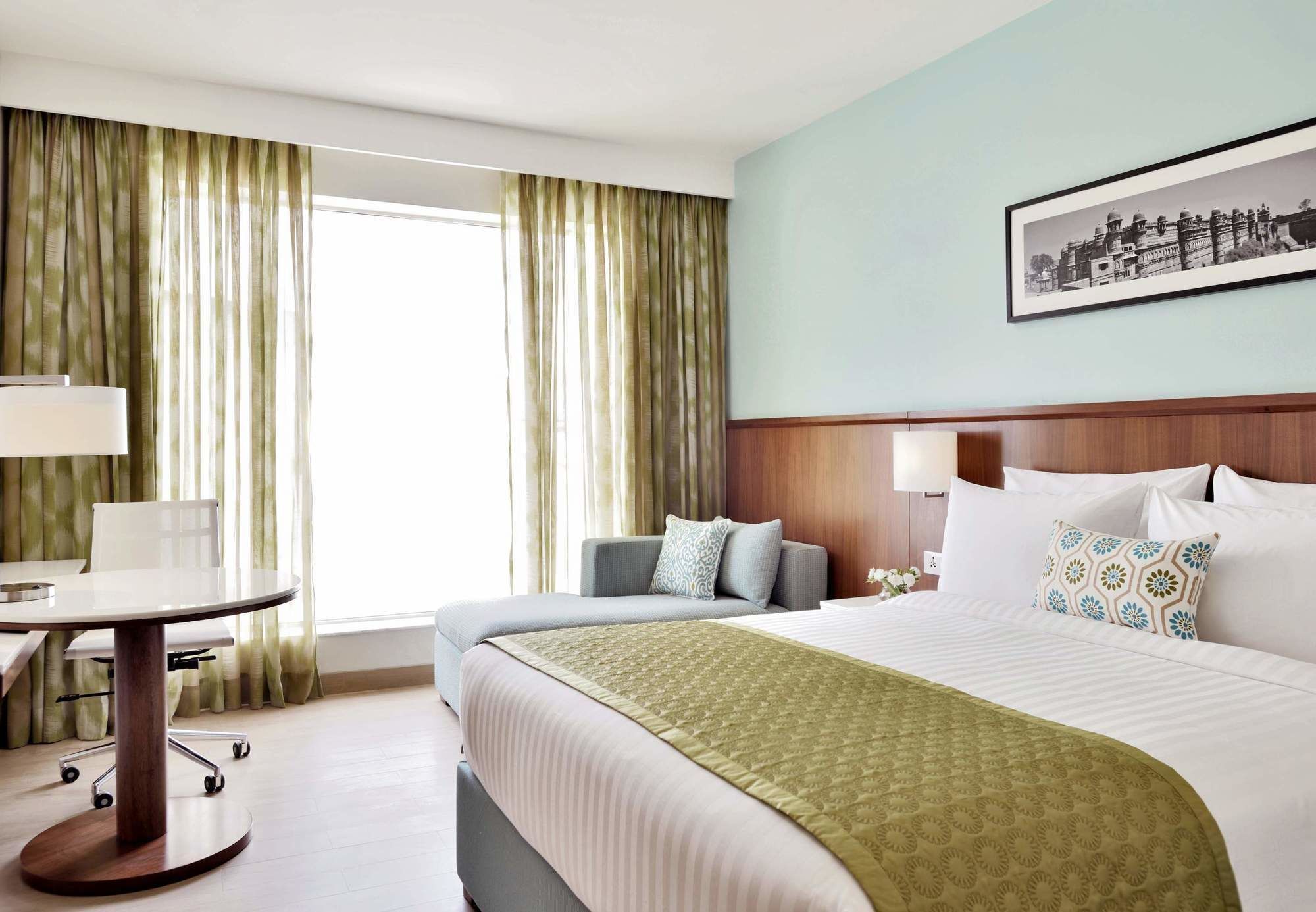 Fairfield By Marriott Indore Bagian luar foto